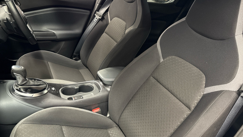 Nissan Juke 1.0 DiG-T 114 N-Connecta 5dr DCT Petrol Hatchback